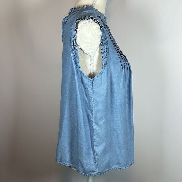 NWT CECE Pintuck Mock Neck Chambray Dennim Blouse Size S - Picture 3 of 6